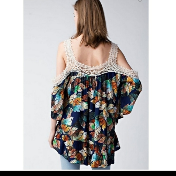 🔷️Beautiful Lace Floral Top🔷️ - Picture 3 of 4